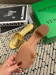 Fortok Bottega Veneta Amy Padded Mules in Intreccio Leather Gold - 4