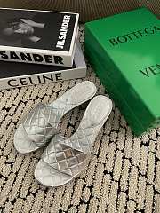 Fortok Bottega Veneta Amy Padded Mules in Intreccio Leather Silver - 1