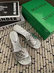 Fortok Bottega Veneta Amy Padded Mules in Intreccio Leather Silver - 3