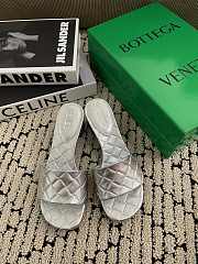 Fortok Bottega Veneta Amy Padded Mules in Intreccio Leather Silver - 2