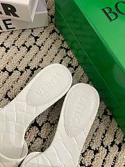 Fortok Bottega Veneta Amy Padded Mules in Intreccio Leather White - 6