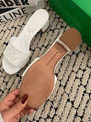 Fortok Bottega Veneta Amy Padded Mules in Intreccio Leather White - 5