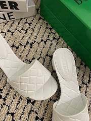 Fortok Bottega Veneta Amy Padded Mules in Intreccio Leather White - 3