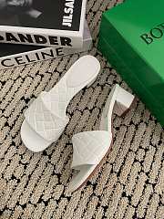 Fortok Bottega Veneta Amy Padded Mules in Intreccio Leather White - 2