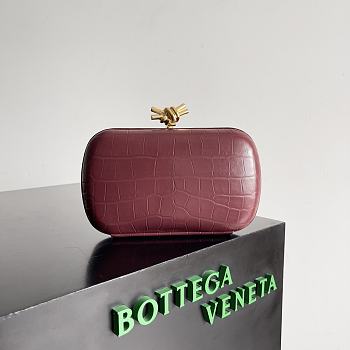 Fortok Bottega Veneta Knot Alligator Leather Clutch Red 737205 20.5x6x12.5cm