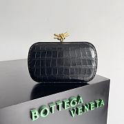 Fortok Bottega Veneta Knot Alligator Leather Clutch Black 737205 20.5x6x12.5cm - 1