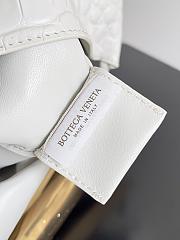 Fortok Bottega Veneta Sardine Alligator Leather Bag White 754657 36x24x3cm - 4