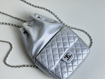 Fortok Chanel Vintage Leather Chain Backpack Silver P988801 17x29cm