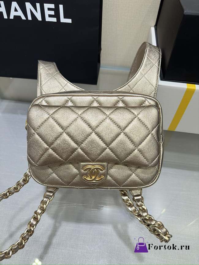 Fortok Chanel Gold Metallic Lambskin & Gold Metal Backpack 19x20x5.5cm - 1