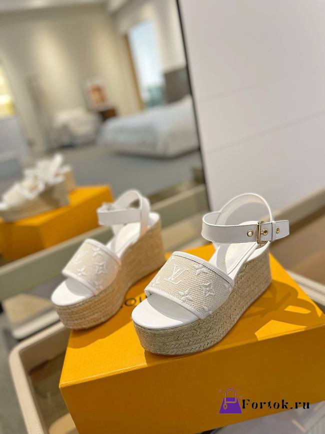 Fortok Louis Vuitton Starboard Wedge Sandals Beige - 1