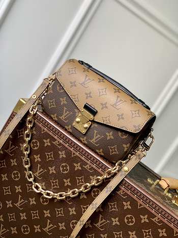 Fortok Louis Vuitton Pochette Métis East West Reverse Monogram Bag M46279 21.5x6x13.5cm