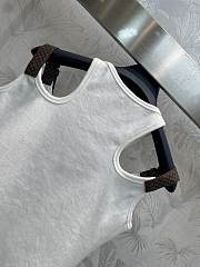 Fortok Louis Vuitton Knitted Rib Fabric Sleevelss Vest White - 6