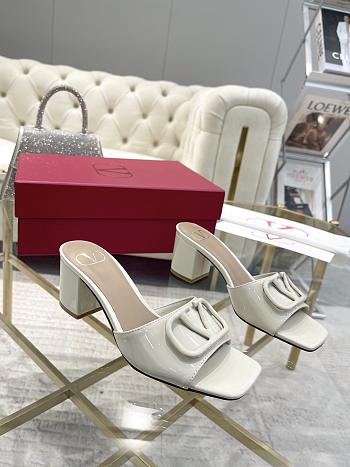 Fortok Valentino Vlogo Signature Patent Leather Slide Sandals White 60mm