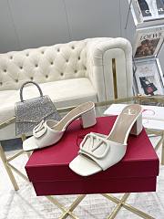 Fortok Valentino Vlogo Signature Patent Leather Slide Sandals White 60mm - 5