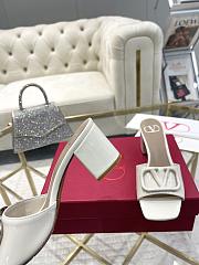 Fortok Valentino Vlogo Signature Patent Leather Slide Sandals White 60mm - 2