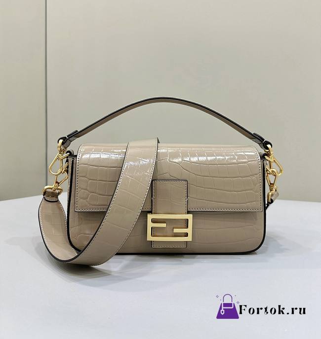 Fortok Fendi Baguette Beige Crocodile Leather Bag 8628 27x6x16cm - 1