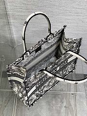 Fortok Dior Sun Black & White Embroidery Book Tote 36cm - 4
