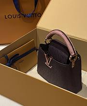 Fortok Louis Vuitton Capucines Bag Pink & Purple Ostrich Leather Pattern 21x14x9cm - 2