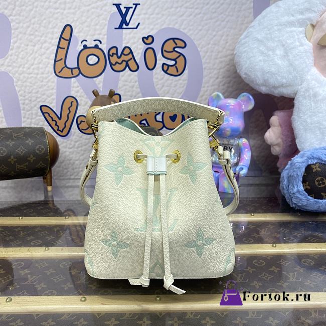 Fortok Louis Vuitton Néonoé BB Bag Cream White and Green M24048 20x20x13cm - 1