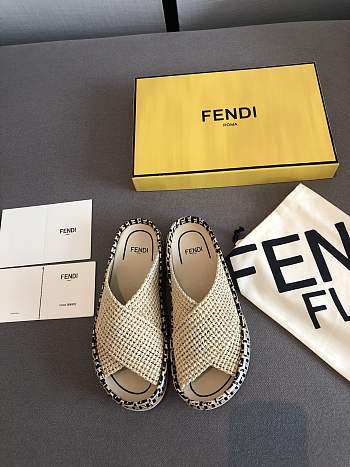 Fortok Fendi Raffia Slides Beige