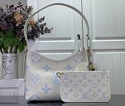 Fortok Louis Vuitton CarryAll PM Bag Cream White and Blue 29x24x12cm - 5