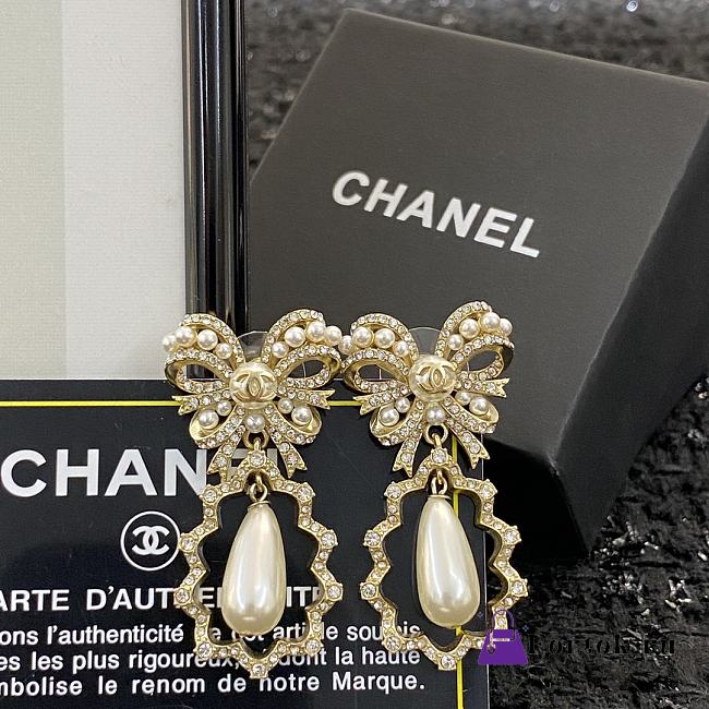 Fortok Chanel Chandelier Drop Pearl Earrings - 1