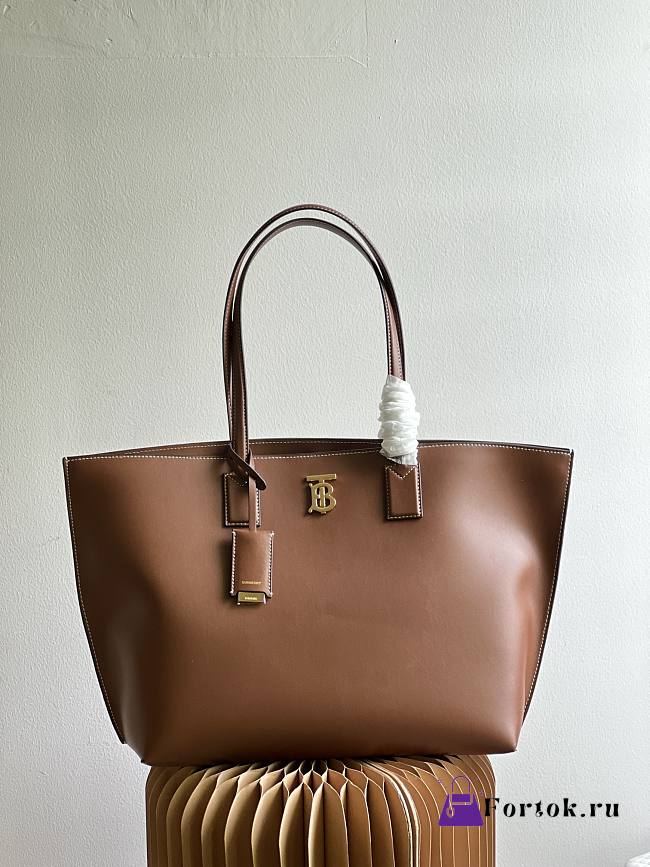 Fortok Burberry Medium Monogram Motif Leather Tote Tan 34x14x28cm - 1