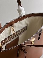 Fortok Burberry Medium Monogram Motif Leather Tote Tan 34x14x28cm - 4