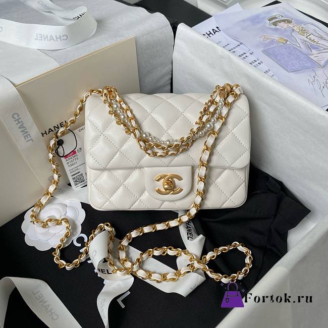 Fortok Chanel Mini Flap Bag White Shiny Lambskin Pearls & Gold-Tone Metal 12.5x17x5cm - 1