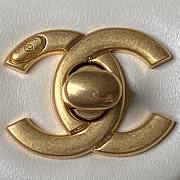 Fortok Chanel Mini Flap Bag White Shiny Lambskin Pearls & Gold-Tone Metal 12.5x17x5cm - 6