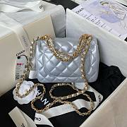 Fortok Chanel Mini Flap Bag Silver Shiny Lambskin Pearls & Gold-Tone Metal 12.5x17x5cm - 2