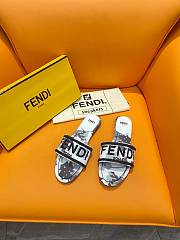 Fortok Fendi Signature Embroidered-logo Slides White & Black - 1