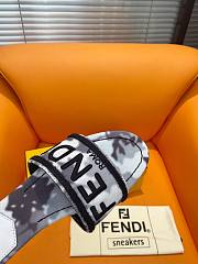 Fortok Fendi Signature Embroidered-logo Slides White & Black - 3