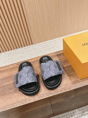 Fortok Louis Vuitton Pool Pillow Flat Comfort Mules Black 