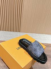 Fortok Louis Vuitton Pool Pillow Flat Comfort Mules Black  - 6