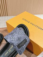 Fortok Louis Vuitton Pool Pillow Flat Comfort Mules Black  - 4