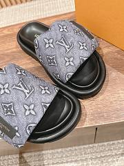 Fortok Louis Vuitton Pool Pillow Flat Comfort Mules Black  - 3