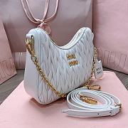 Fortok MiuMiu Matelasse Shoulder Bag White 5BH211 16.5x21x5.5cm - 5