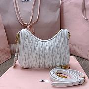 Fortok MiuMiu Matelasse Shoulder Bag White 5BH211 16.5x21x5.5cm - 2