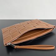 Fortok Bottega Veneta Large Intreccio Leather Wristlet Pouch Brown 649616 35x25x1cm - 5