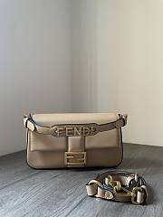 Fortok Fendi Baguette Handle Bag Beige 27x6x13cm - 1