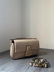 Fortok Fendi Baguette Handle Bag Beige 27x6x13cm - 2