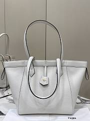 Fortok Fendi Origami Large White Leather Bag 27x15x27cm  - 1