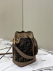 Fortok Fendi Small Mon Tresor Bucket Bag Brown and Dark Brown 8637 14x12x18cm - 6