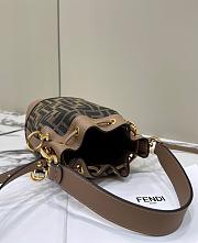 Fortok Fendi Small Mon Tresor Bucket Bag Brown and Dark Brown 8637 14x12x18cm - 5