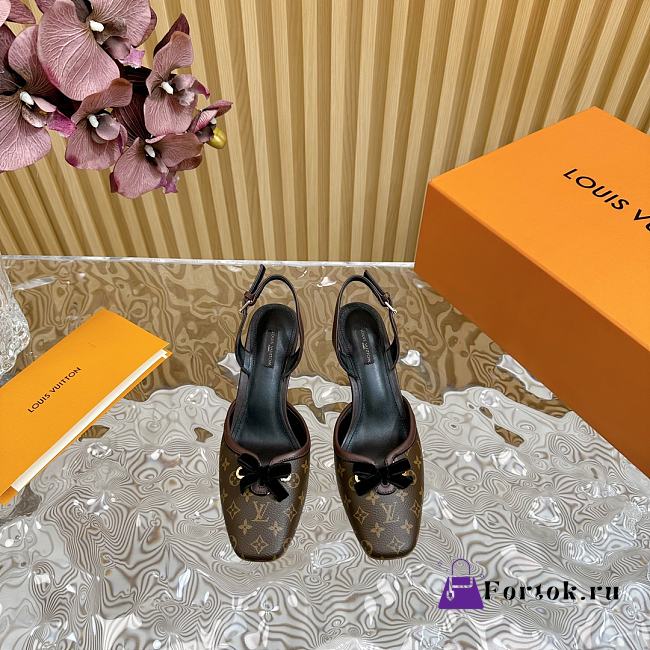 Fortok Louis Vuitton Brown Monogram Canvas Mule Pumps - 1