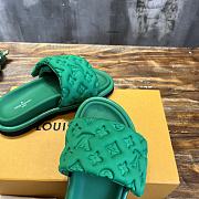 Fortok Louis Vuitton Pool Pillow Flat Comfort Mule Sandals Green - 5