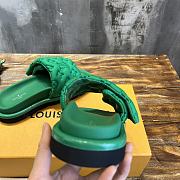 Fortok Louis Vuitton Pool Pillow Flat Comfort Mule Sandals Green - 4