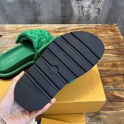 Fortok Louis Vuitton Pool Pillow Flat Comfort Mule Sandals Green - 3