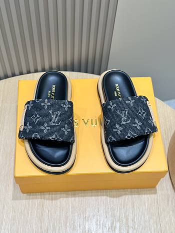 Fortok Louis Vuitton Pool Pillow Flat Comfort Mules In Black